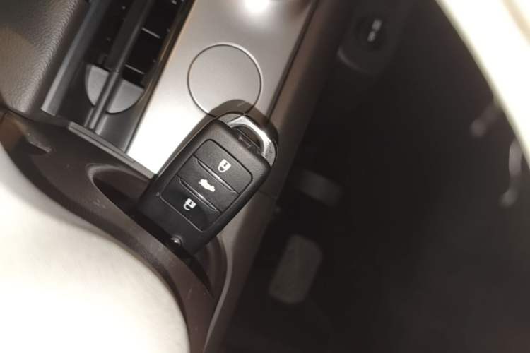 Used CHANGAN NEVO Lumin 2024 205km Orange Wind Edition Vehicle Key