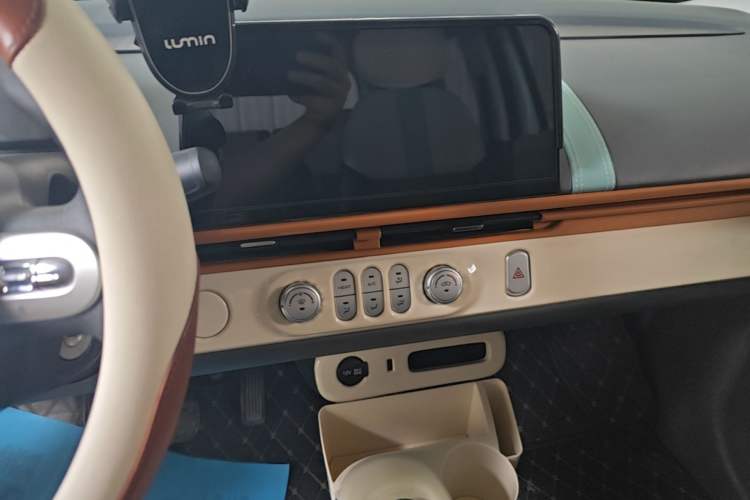 Used CHANGAN NEVO Lumin 2024 130km Qingyue Version Audio And AC Panel