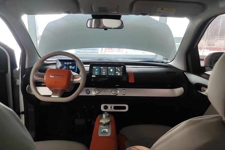 Used CHANGAN NEVO Lumin 2024 301km Orange Wind Edition Center Console