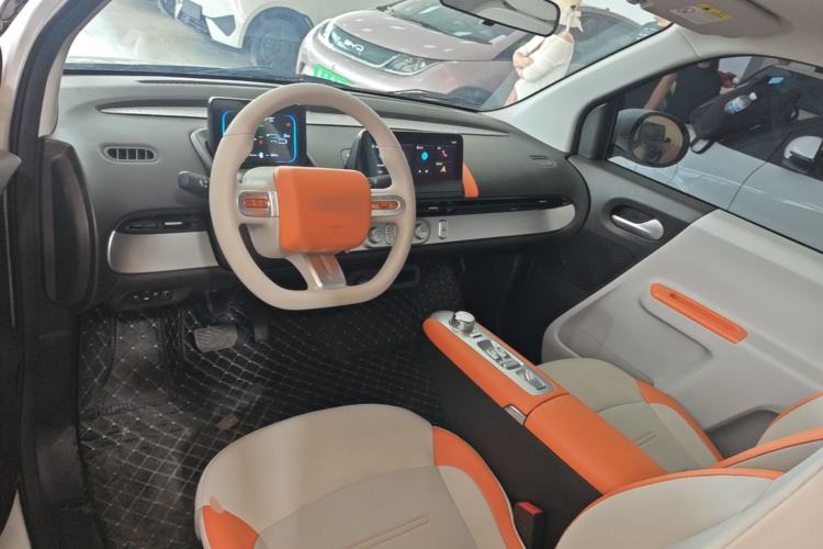 Used CHANGAN NEVO Lumin 2024 205km Orange Wind Edition Center Console