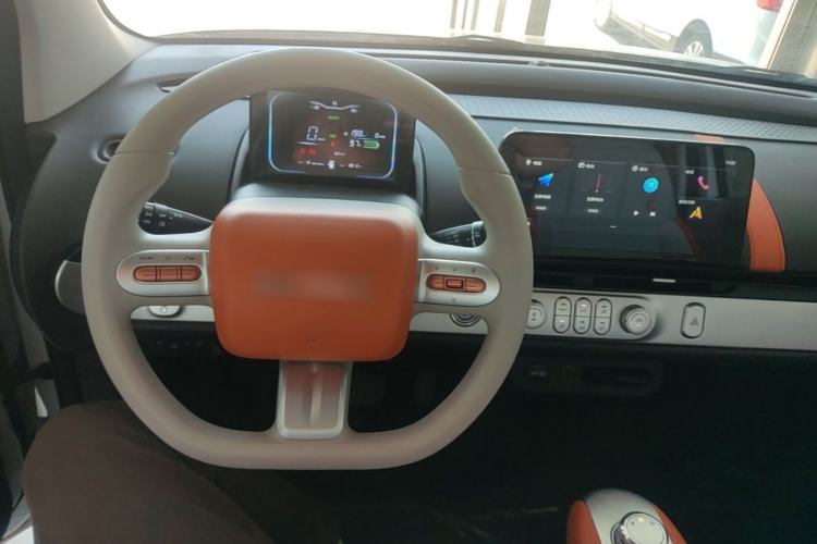 Used CHANGAN NEVO Lumin 2024 205km Orange Wind Edition Center Console