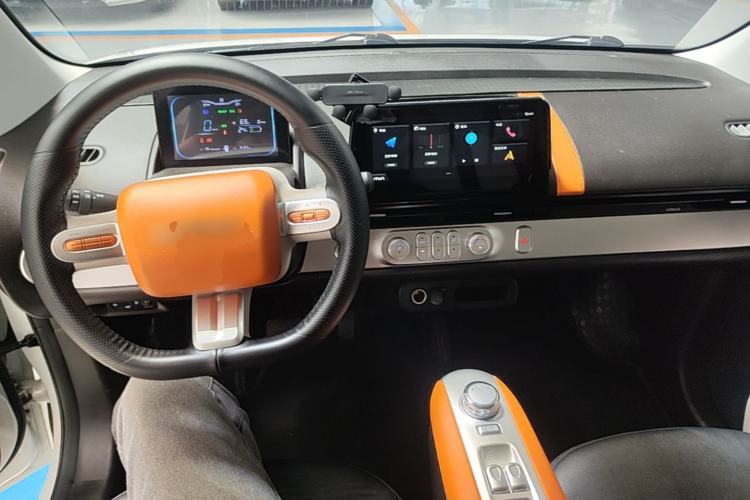 Used CHANGAN NEVO Lumin 2024 301km Orange Wind Edition Center Console