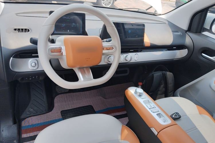 Used CHANGAN NEVO Lumin 2024 301km Orange Wind Edition Center Console