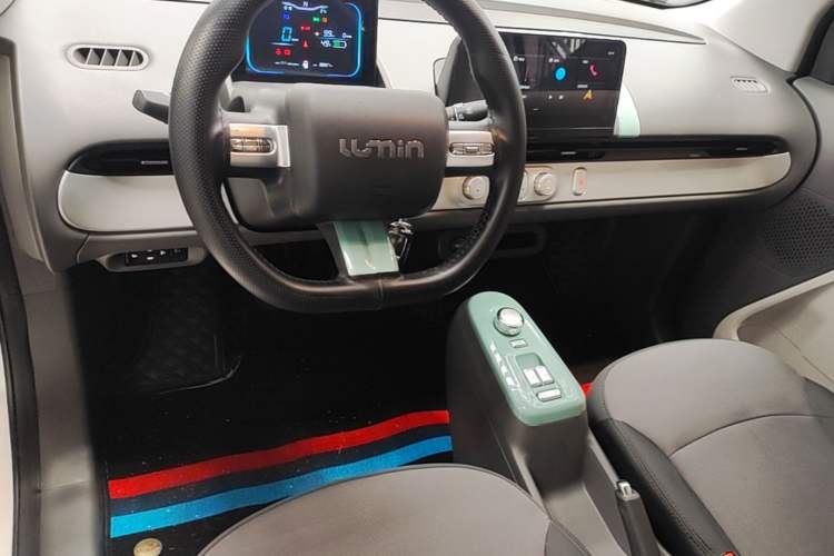 Used CHANGAN NEVO Lumin 2024 205km Orange Wind Edition Center Console