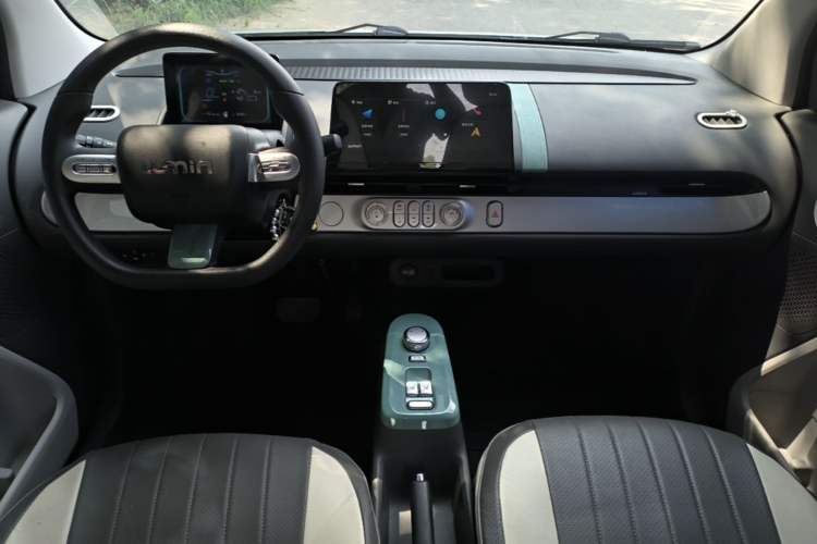Used CHANGAN NEVO Lumin 2024 301km Orange Wind Edition Center Console