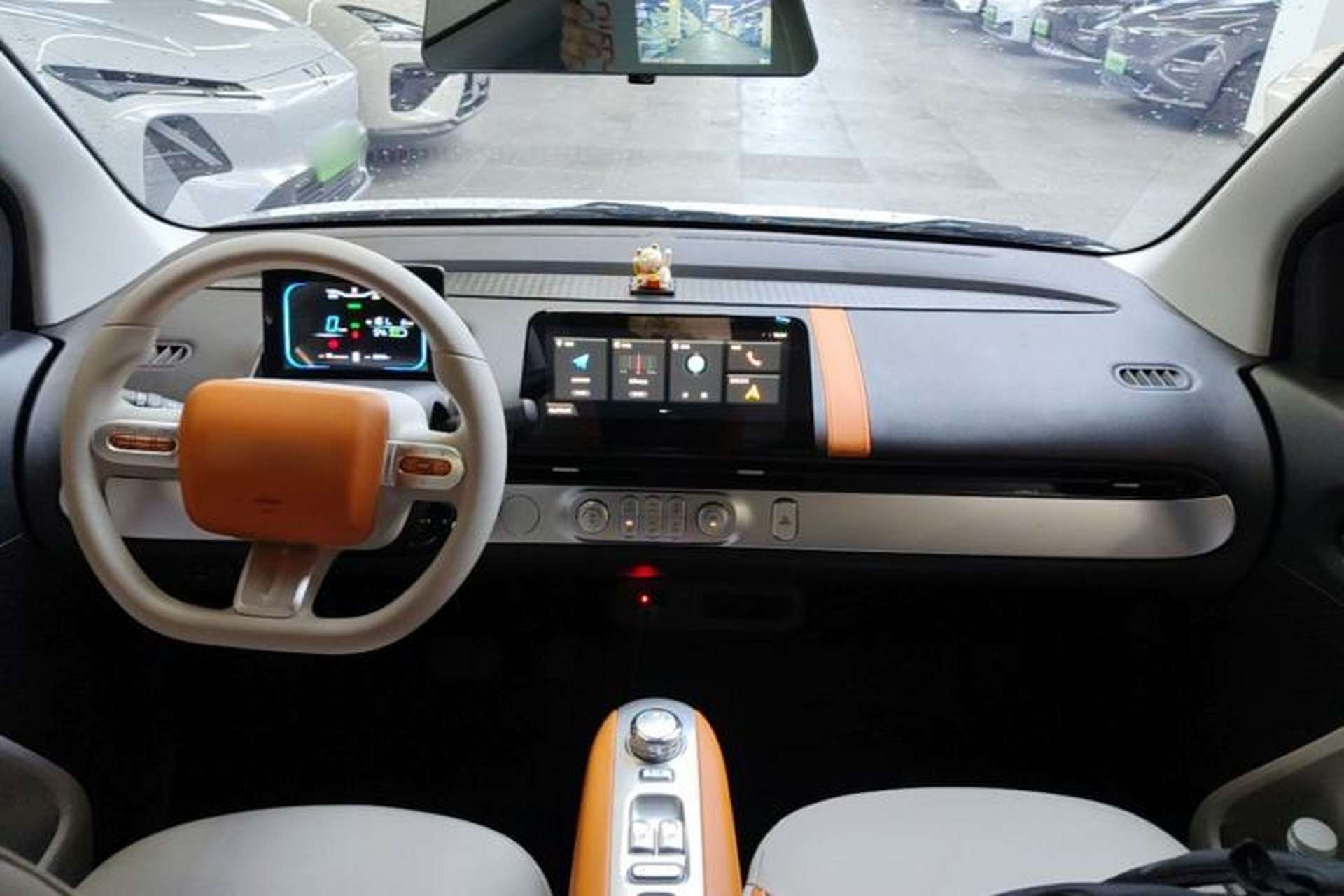 Used CHANGAN NEVO Lumin 2024 301km Orange Wind Edition Center Console