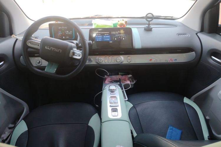 Used CHANGAN NEVO Lumin 2024 205km Orange Wind Edition Center Console