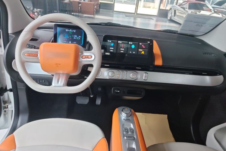 Used CHANGAN NEVO Lumin 2024 205km Orange Wind Edition Center Console