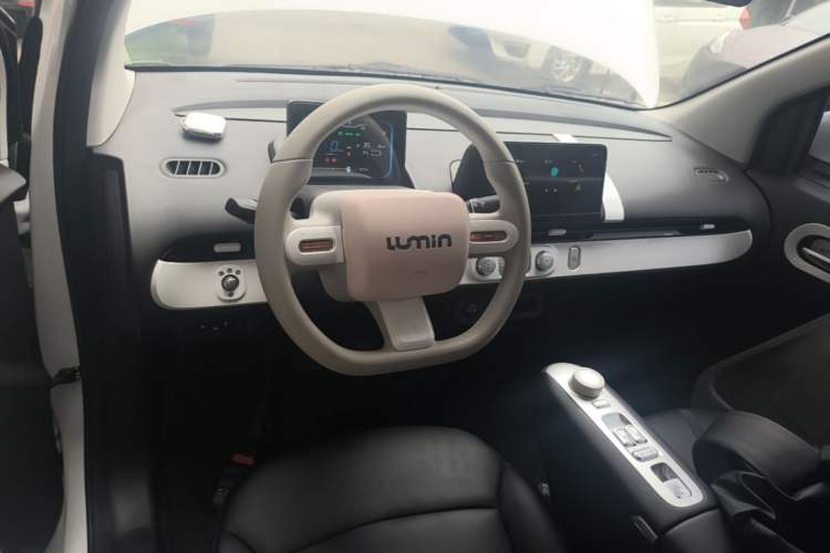 Used CHANGAN NEVO Lumin 2024 301km Orange Wind Edition Center Console
