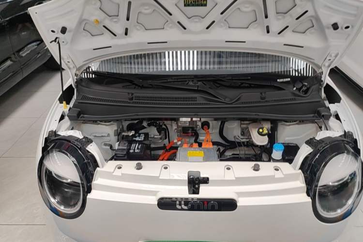 Used CHANGAN NEVO Lumin 2024 205km Orange Wind Edition Engine Bay