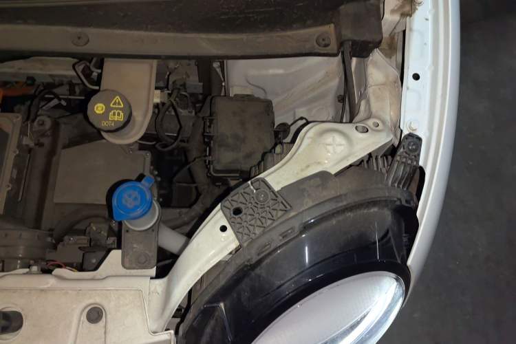 Used CHANGAN NEVO Lumin 2024 205km Launch Edition Engine Bay Left