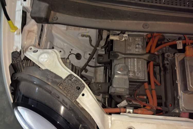 Used CHANGAN NEVO Lumin 2024 205km Launch Edition Engine Bay Right