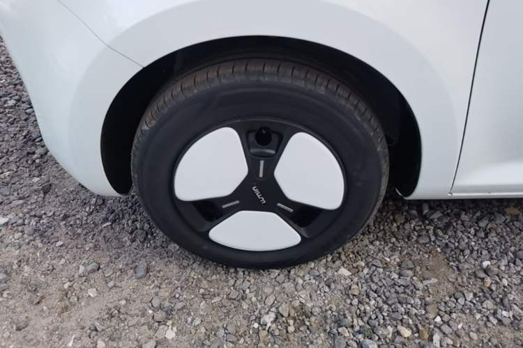 Used CHANGAN NEVO Lumin 2024 130km Qingyue Version Exterior 4