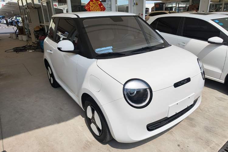 Used CHANGAN NEVO Lumin 2024 205km Launch Edition Front Right 45 Deg