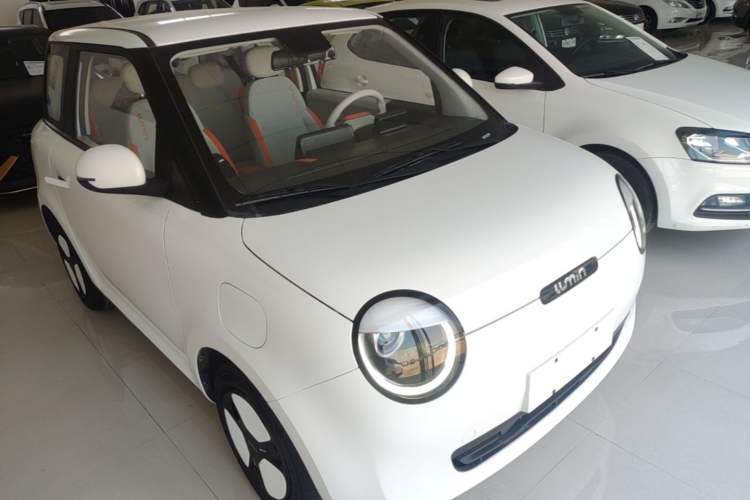 Used CHANGAN NEVO Lumin 2024 205km Orange Wind Edition Front Right 45 Deg