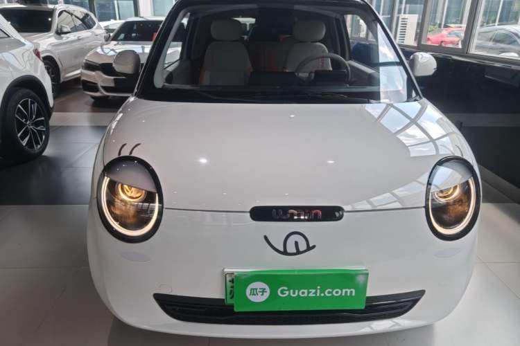 Used CHANGAN NEVO Lumin 2024 205km Orange Wind Edition Front