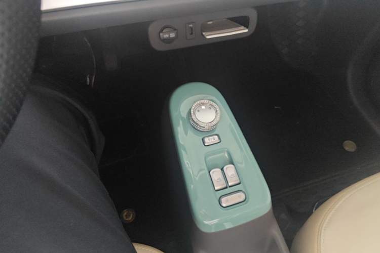 Used CHANGAN NEVO Lumin 2024 205km Launch Edition Gear Lever