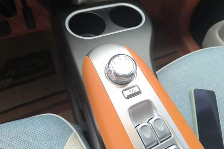 Used CHANGAN NEVO Lumin 2024 301km Orange Wind Edition Gear Lever