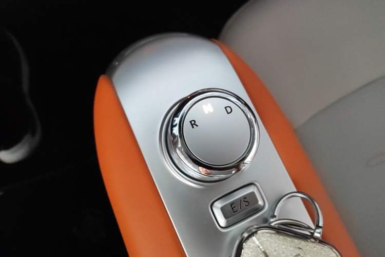 Used CHANGAN NEVO Lumin 2024 301km Orange Wind Edition Gear Lever