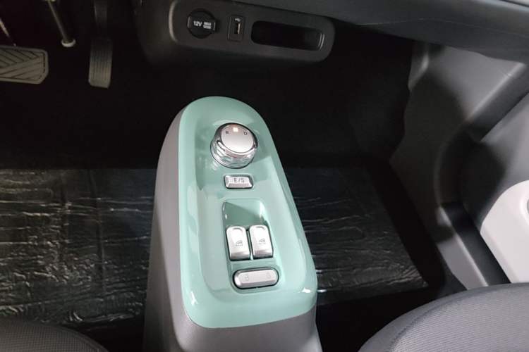Used CHANGAN NEVO Lumin 2024 130km Qingyue Version Gear Lever