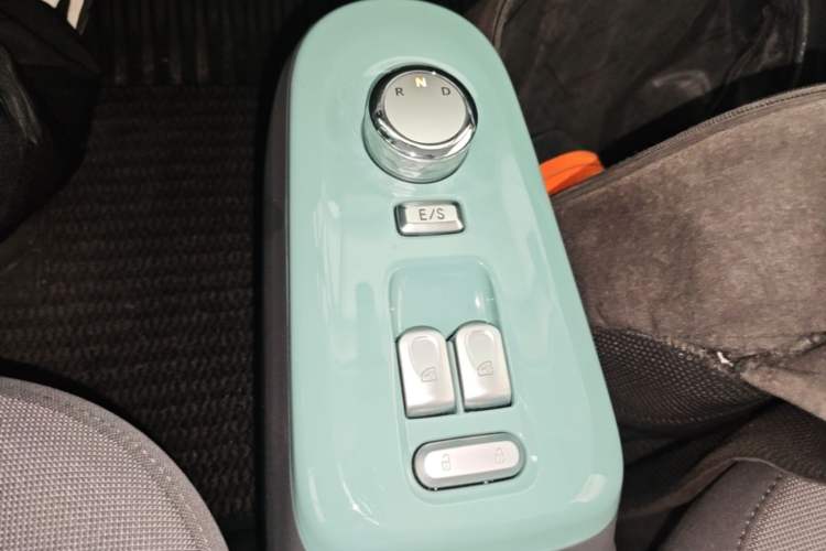 Used CHANGAN NEVO Lumin 2024 130km Qingyue Version Gear Lever