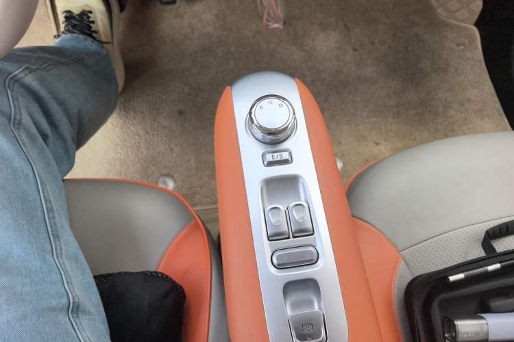 Used CHANGAN NEVO Lumin 2024 301km Orange Wind Edition Gear Lever