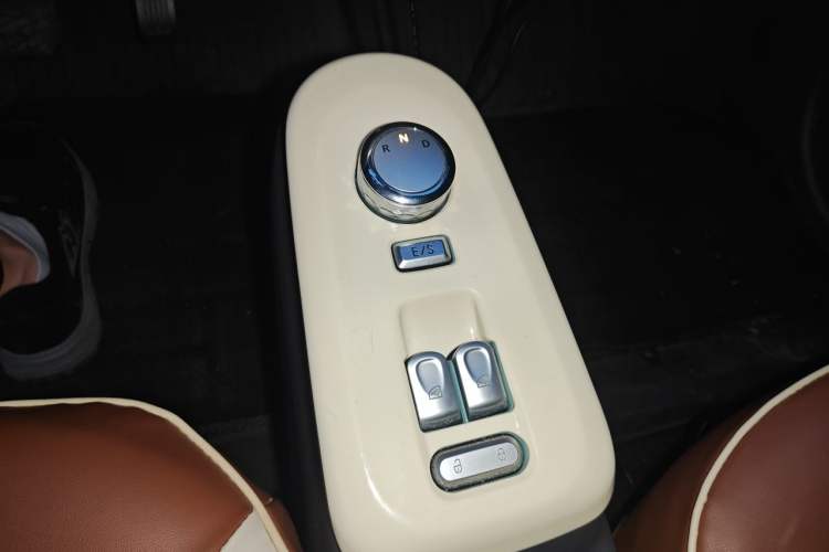 Used CHANGAN NEVO Lumin 2024 301km Launch Edition Gear Lever