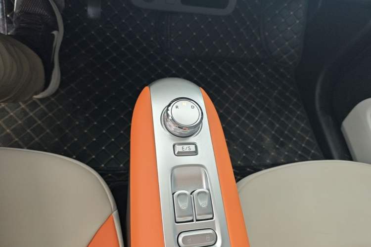 Used CHANGAN NEVO Lumin 2024 205km Orange Wind Edition Gear Lever