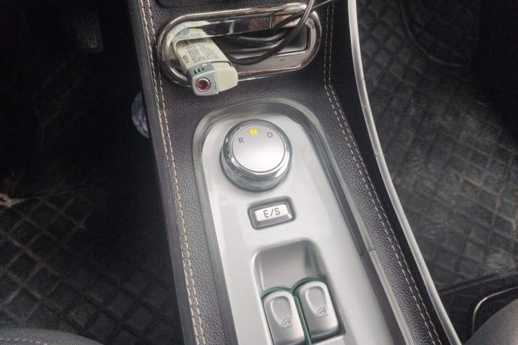 Used CHANGAN NEVO Lumin 2024 301km Orange Wind Edition Gear Lever