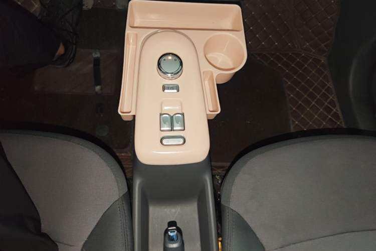 Used CHANGAN NEVO Lumin 2024 205km Launch Edition Gear Lever