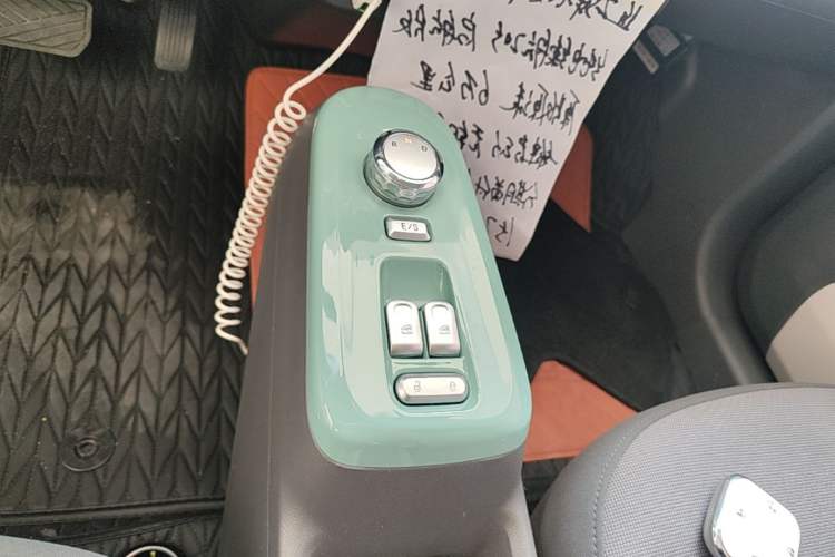 Used CHANGAN NEVO Lumin 2024 205km Launch Edition Gear Lever