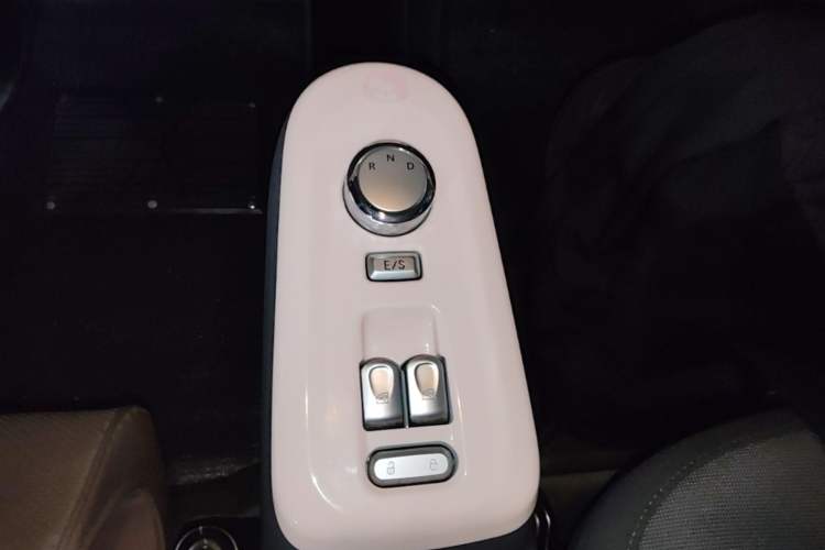 Used CHANGAN NEVO Lumin 2024 130km Qingyue Version Gear Lever