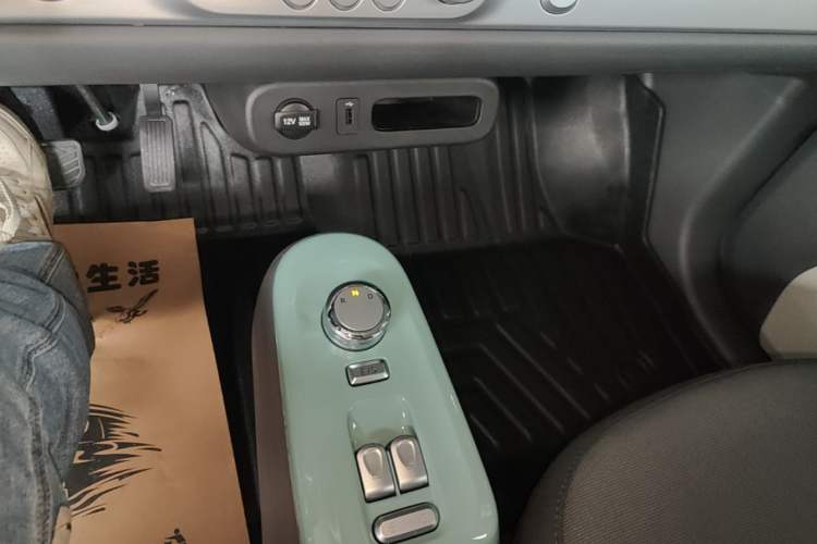 Used CHANGAN NEVO Lumin 2024 205km Orange Wind Edition Gear Lever