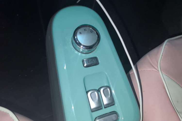 Used CHANGAN NEVO Lumin 2024 205km Launch Edition Gear Lever