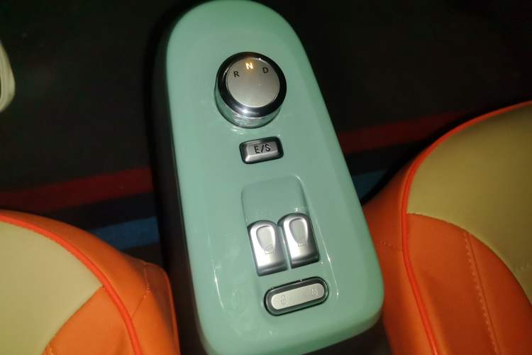 Used CHANGAN NEVO Lumin 2024 130km Qingyue Version Gear Lever