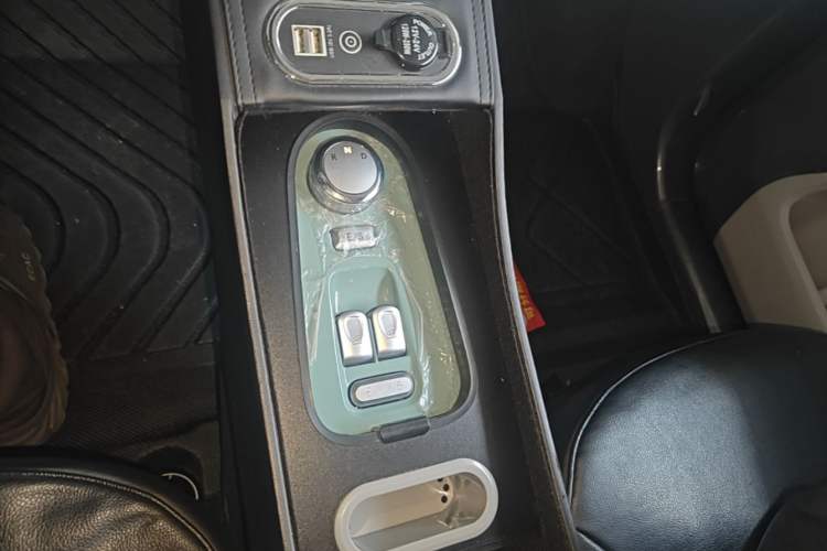 Used CHANGAN NEVO Lumin 2024 205km Launch Edition Gear Lever