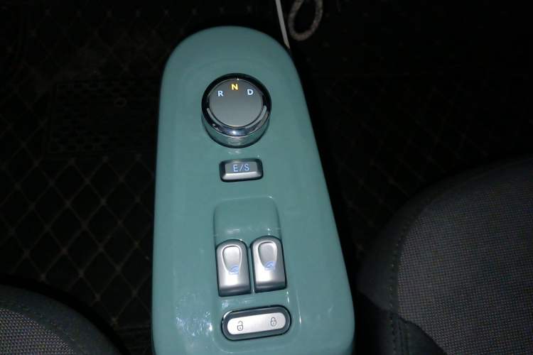 Used CHANGAN NEVO Lumin 2024 205km Launch Edition Gear Lever