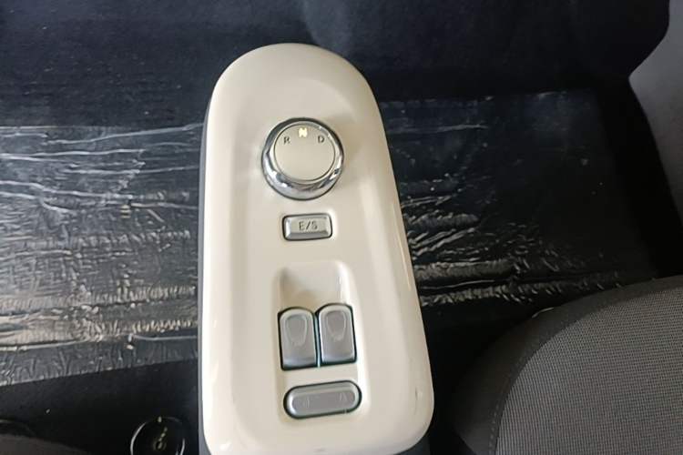 Used CHANGAN NEVO Lumin 2024 130km Qingyue Version Gear Lever