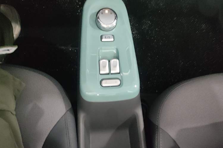 Used CHANGAN NEVO Lumin 2024 205km Launch Edition Gear Lever
