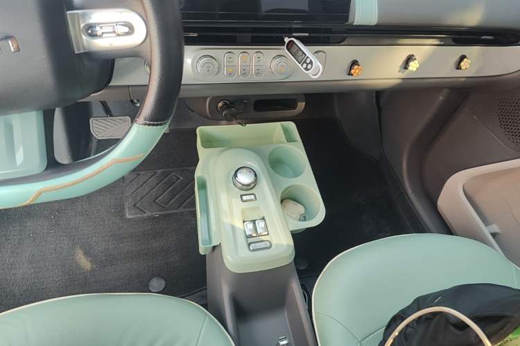 Used CHANGAN NEVO Lumin 2024 205km Launch Edition Gear Lever