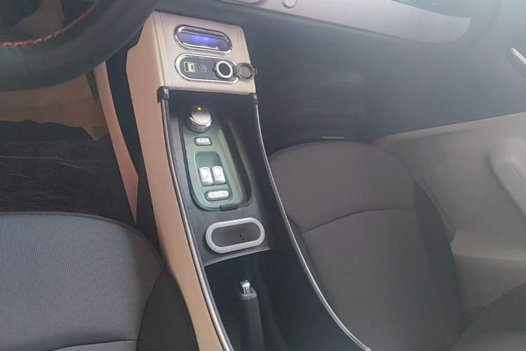 Used CHANGAN NEVO Lumin 2024 205km Launch Edition Gear Lever