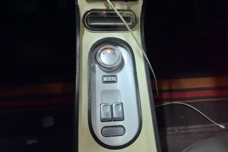 Used CHANGAN NEVO Lumin 2024 205km Launch Edition Gear Lever