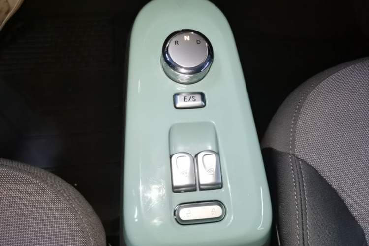 Used CHANGAN NEVO Lumin 2024 205km Launch Edition Gear Lever
