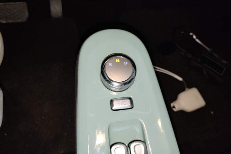 Used CHANGAN NEVO Lumin 2024 205km Launch Edition Gear Lever