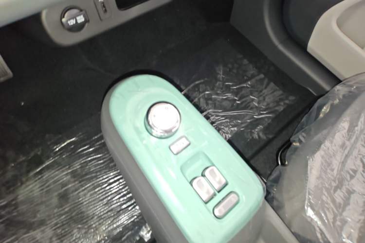 Used CHANGAN NEVO Lumin 2024 130km Qingyue Version Gear Lever