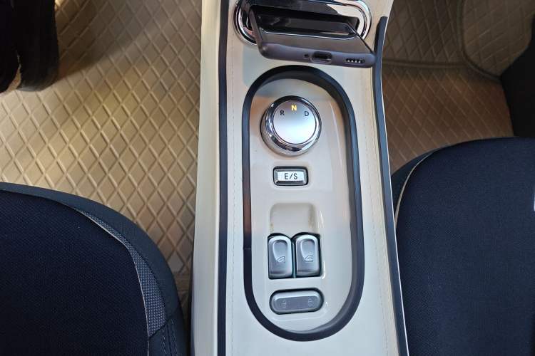 Used CHANGAN NEVO Lumin 2024 205km Launch Edition Gear Lever