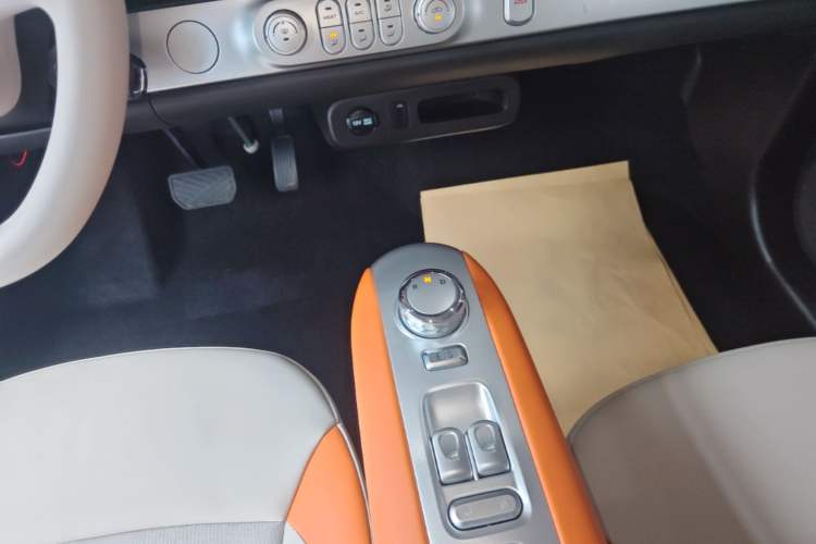 Used CHANGAN NEVO Lumin 2024 205km Orange Wind Edition Gear Lever