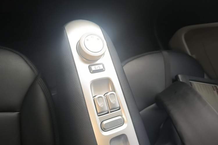 Used CHANGAN NEVO Lumin 2024 301km Orange Wind Edition Gear Lever