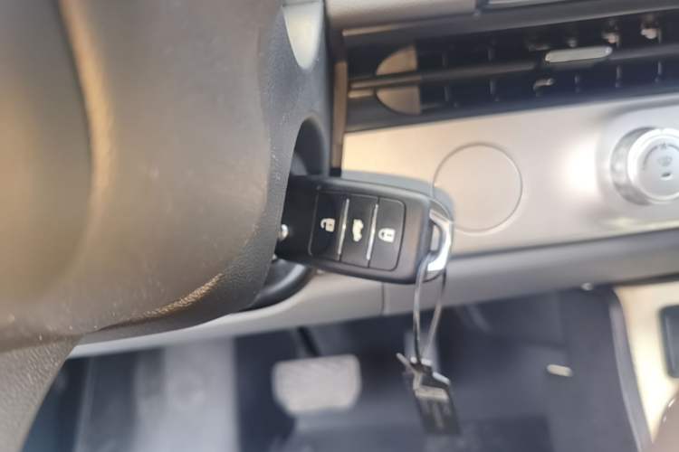 Used CHANGAN NEVO Lumin 2024 130km Qingyue Version Interior 1