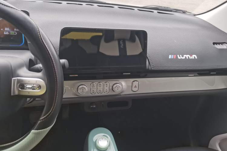 Used CHANGAN NEVO Lumin 2024 130km Qingyue Version Interior 3